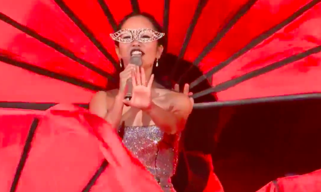 Hát Lạc trôi của Sơn Tùng M-TP, Diva Hồng Nhung bị chê là thảm họa - Ảnh 6. Hát Lạc trôi của Sơn Tùng M-TP, Diva Hồng Nhung bị chê là thảm họa - Ảnh 6.