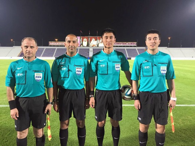 Biết danh tính trọng tài bắt trận chung kết U23 Việt Nam - U23 Uzbekistan, dân mạng sục sôi vì lý do này - Ảnh 2.