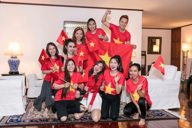 Quá cuồng nhiệt, Trang Pháp tổ chức sinh nhật kết hợp cổ vũ U23 Việt Nam - Ảnh 8.