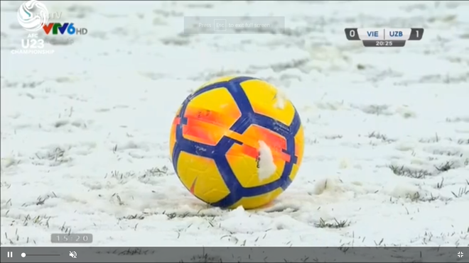 Người hâm mộ Việt Nam lo lắng, xót xa khi cầu thủ U23 phải ra sân khi tuyết vẫn rơi dày - Ảnh 5.