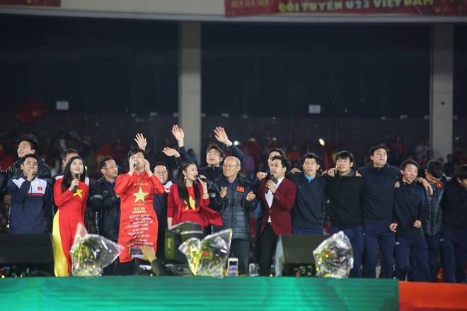 Đêm Gala vinh danh đội tuyển U23 Việt Nam kết thúc với Sáng mãi niềm tin - Ảnh 1.