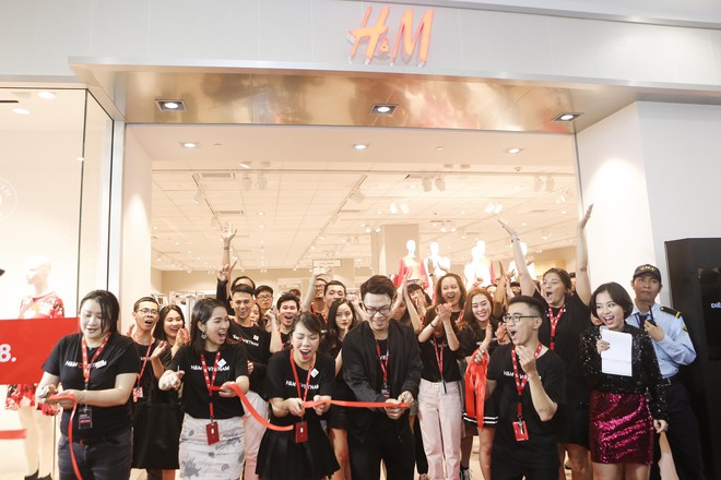 H&M Việt Nam tiếp tục khai trương thêm một cửa hàng thứ 3 tại Sài Gòn - Ảnh 2.