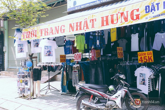 Nắm bắt được độ hot của U23 VN, nhiều cửa hàng thời trang đã bán áo in hình Tiến Dũng - Quang Hải và ngay lập tức đắt hàng - Ảnh 1.