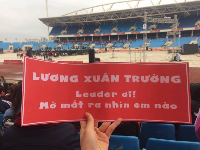 Cười vỡ bụng với nghìn lẻ một khẩu hiệu cổ vũ U23 Việt Nam cực ấn tượng của cổ động viên cả nước - Ảnh 6.