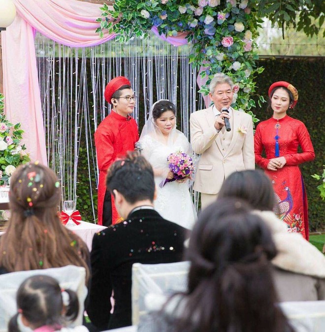 NSND Thanh Hoa lần đầu mặc váy cưới ở tuổi 67 - Ảnh 1.