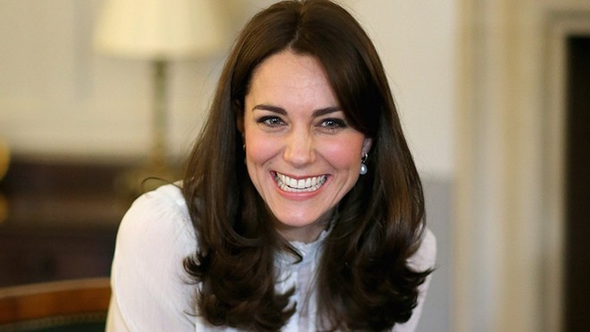 Công nương Kate Middleton cũng chỉ dùng loại keo xịt tóc phổ biến có giá chưa đến  300.000VNĐ - Ảnh 1.