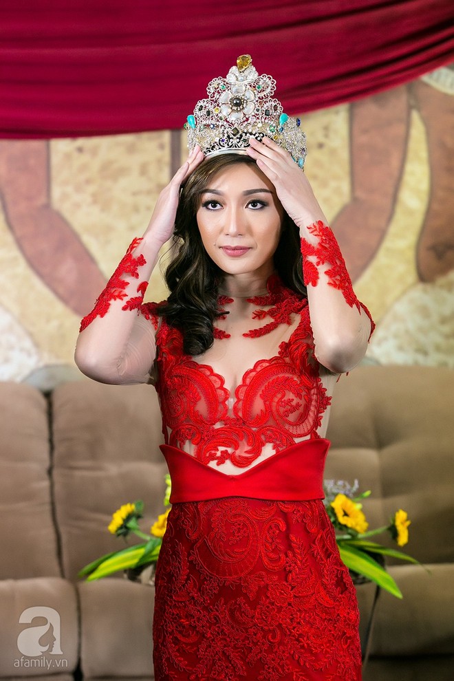 Bỏ ngoài tai mọi lời chê bai nhan sắc, MC Phan Anh hết lời khen ngợi thần thái của Hoa hậu Trái Đất 2017 - Ảnh 7.