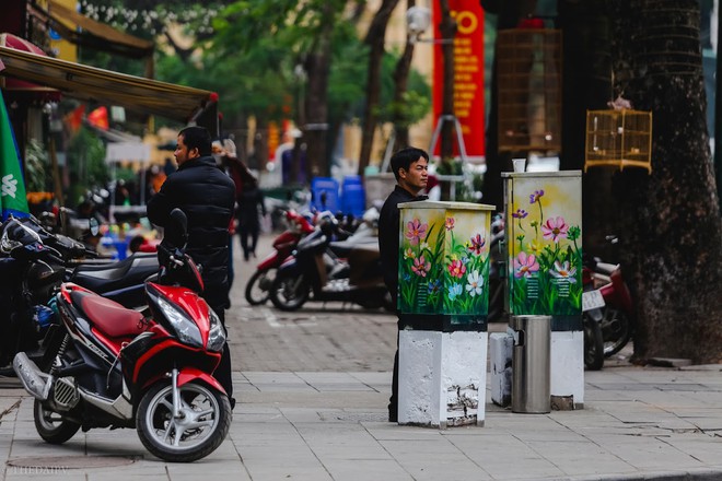 Hàng loạt bốt điện nhếch nhác ở trung tâm Hà Nội đã được khoác áo mới - Ảnh 9.