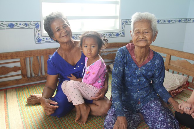 Không còn cảnh xin từng bữa cơm nuôi 4 người con tâm thần, người mẹ già 86 tuổi đã có một cuộc sống mới - Ảnh 3.