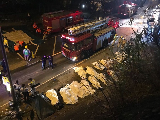 Hong Kong hủy bỏ bắn pháo hoa chào mừng năm mới, dành tiền hỗ trợ gia đình nạn nhân vụ tai nạn xe buýt thảm khốc - Ảnh 3.