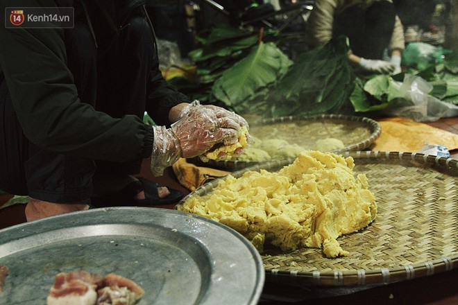 Chùm ảnh: Làng bánh chưng Tranh Khúc tất bật những ngày giáp Tết truyền thống - Ảnh 11.