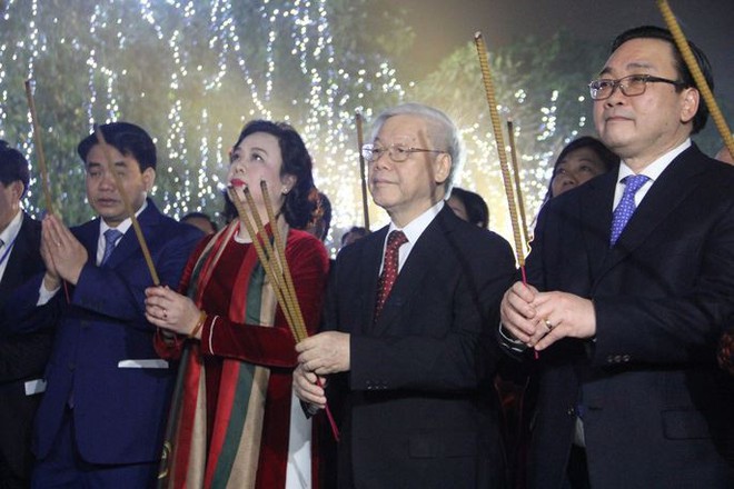 Tổng bí thư Nguyễn Phú Trọng chúc Tết trước thời khắc Giao thừa mừng năm mới - Ảnh 1.
