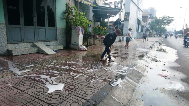 Chiều 30 Tết, Sài Gòn không một bóng người, hàng quán đóng cửa đếm ngược chờ đón giao thừa - Ảnh 7.