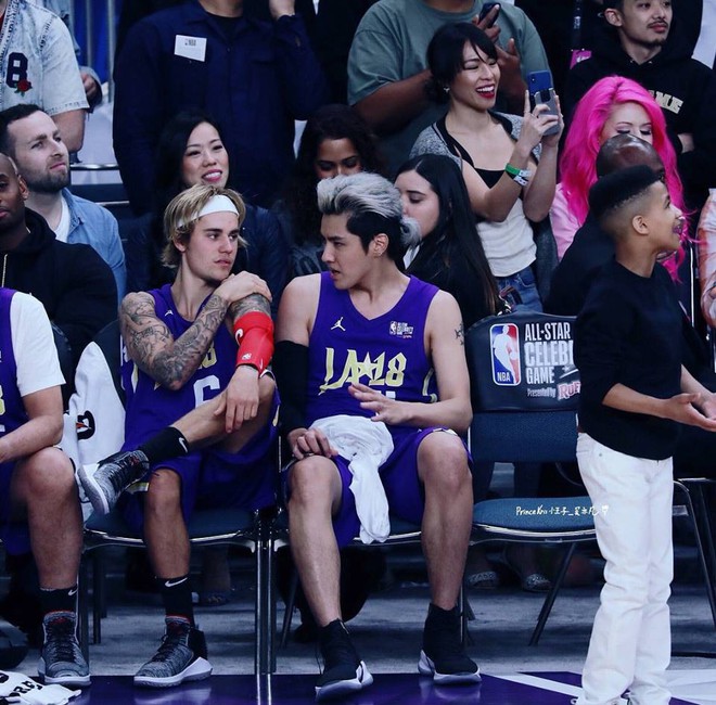 Sau màn hôm đắm đuối Selena, Justin Bieber xuất hiện lẻ bóng với áo phông quần đùi dạo phố  - Ảnh 7.