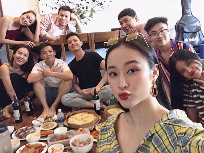 Soi nhất cử nhất động của sao Việt (19/2) - Ảnh 2.