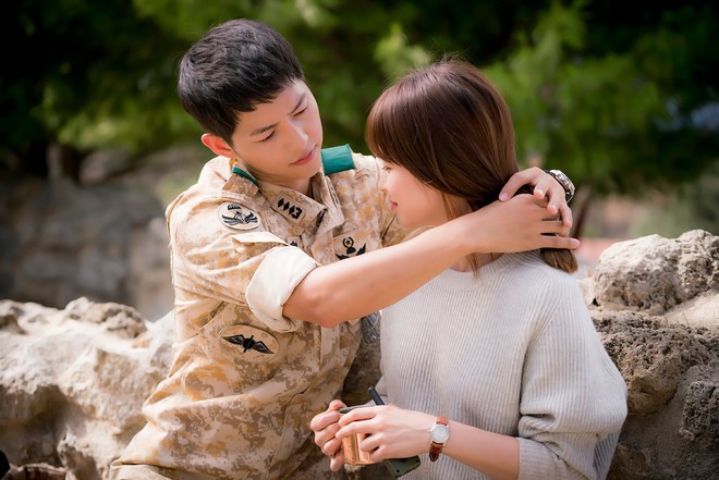 Cười ngất với phản ứng của Song Joong Ki, Lee Min Ho,... khi đọc thoại phim của bà chúa phim sến xứ Hàn - Ảnh 3.