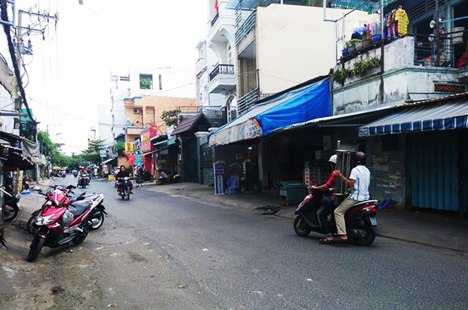 Xui cho những người lên Sài Gòn sớm: Quán ăn vẫn còn nghỉ Tết, phải ăn mì gói, đồ khô cầm cự - Ảnh 15.