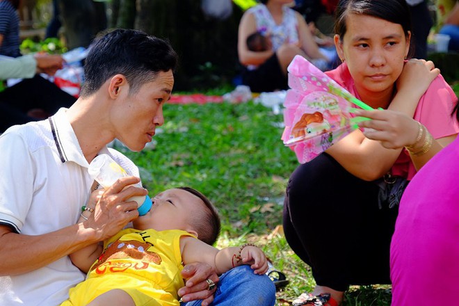 Đông nghịt ngày cuối cùng nghỉ Tết, Thảo Cầm Viên Sài Gòn hóa thành bãi ngủ khổng lồ - Ảnh 17.