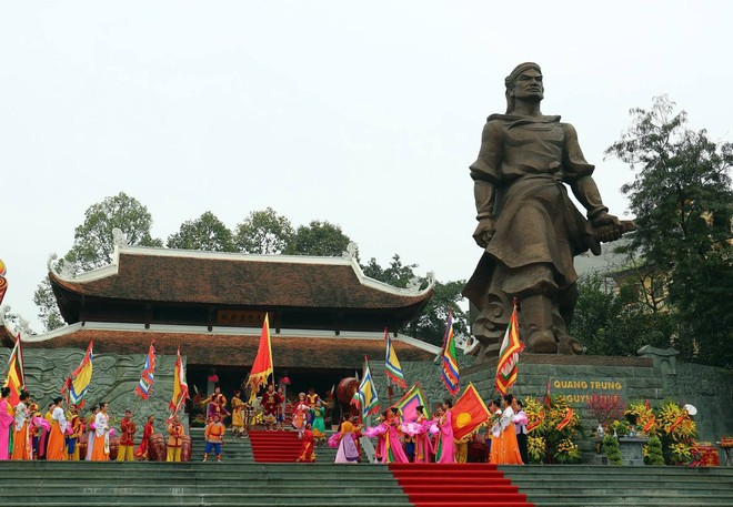 Thủ tướng Nguyễn Xuân Phúc tham dự kỷ niệm chiến thắng Ngọc Hồi - Đống Đa - Ảnh 1. Thủ tướng Nguyễn Xuân Phúc tham dự kỷ niệm chiến thắng Ngọc Hồi - Đống Đa - Ảnh 1.