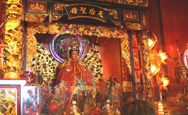 Bà Thiên Hậu - người phụ nữ được thờ trong ngôi chùa cổ nhất Sài Gòn và các tỉnh Nam Bộ là ai? - Ảnh 1.