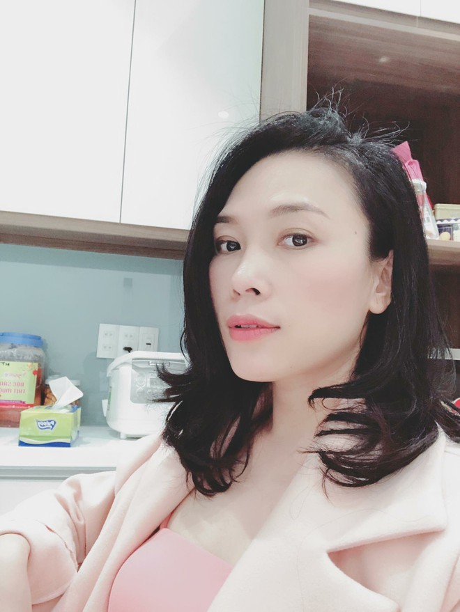 Soi nhất cử nhất động của sao Việt (21/2) - Ảnh 8.