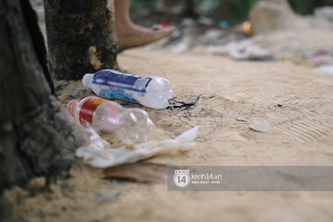 Nhiều du khách kéo đến Tuyệt tình cốc ở Đà Lạt để check-in dịp Tết, rác thải bắt đầu xuất hiện - Ảnh 12.