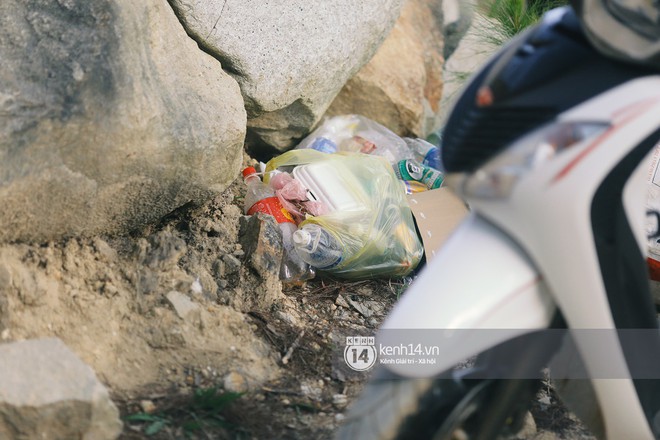 Nhiều du khách kéo đến Tuyệt tình cốc ở Đà Lạt để check-in dịp Tết, rác thải bắt đầu xuất hiện - Ảnh 16.