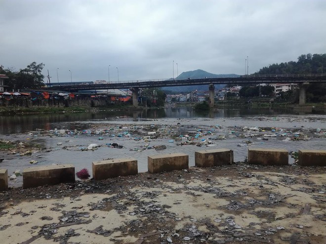 Cao Bằng: Rác thải ồ ạt tấn công, sông Bằng Giang bị bủa vây trong ô nhiễm - Ảnh 11.