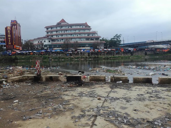 Cao Bằng: Rác thải ồ ạt tấn công, sông Bằng Giang bị bủa vây trong ô nhiễm - Ảnh 12.