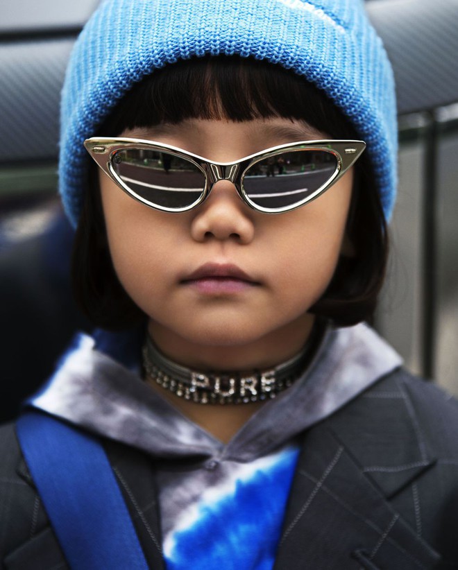 Fashionista 7 tuổi người Nhật từng gây sốt nay còn tự mix đồ hiệu xịn sò cho photoshoot chất ngất của mình trên Elle Mỹ - Ảnh 7.