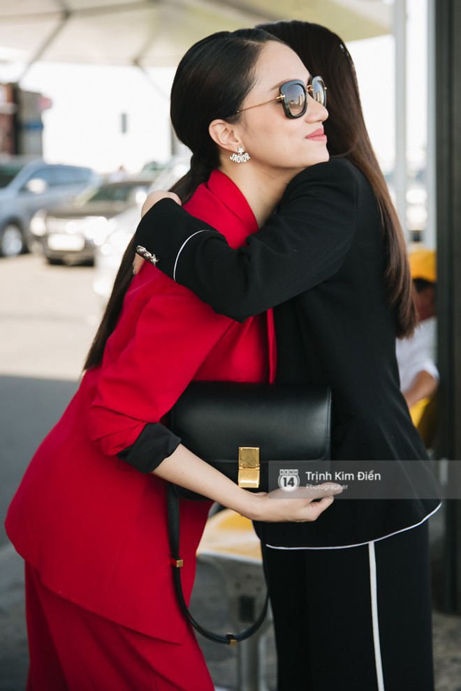 Hương Giang diện nguyên cây đồ đỏ rực, mang theo 105 kg trang phục đi chinh chiến Hoa hậu Chuyển giới Quốc tế - Ảnh 14.