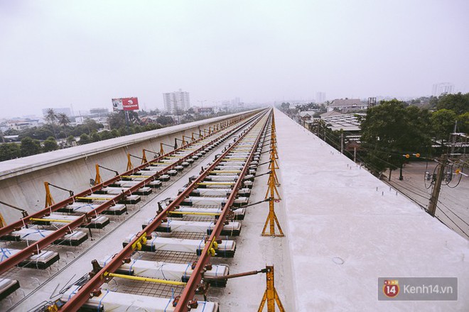 Chùm ảnh: Hơn 2,5km đường ray tàu trên cao tuyến Metro Bến Thành - Suối Tiên ở Sài Gòn đã hoàn thành - Ảnh 3.