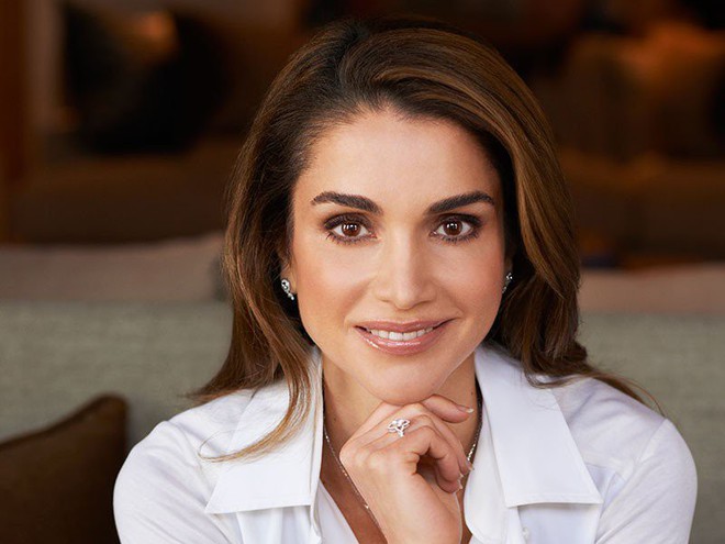 Ngoài Công nương Kate, còn có Hoàng hậu Rania của Vương quốc Jordan vừa xinh lại vừa mặc đẹp miễn chê - Ảnh 6.