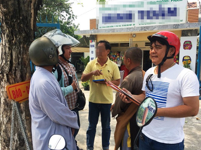 Bình Dương: Bắt hai đối tượng giả nhà sư bán nhang đèn giá cắt cổ để quyên góp từ thiện cận lễ hội Rằm Tháng Giêng - Ảnh 1.