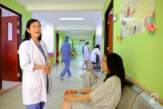 Ngày thầy thuốc Việt Nam, nghe chuyện bác sĩ sản khoa chuyên giải cứu phụ nữ bị phòng khám Trung Quốc hành hạ - Ảnh 2.