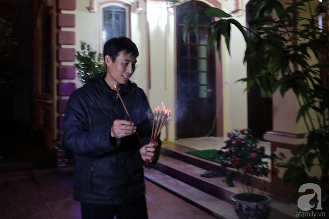 Hà Nội: Hàng trăm người dân xin lửa về nhà trong hội lấy đỏ đầu năm - Ảnh 21.