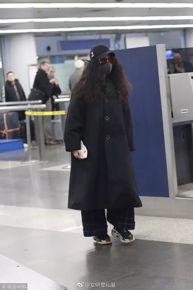 Trang phục lùng bùng, tóc xoăn xù khó tả, nhìn Phạm Băng Băng cứ như bản sao của nhân vật Hagrid trong Harry Potter - Ảnh 2.