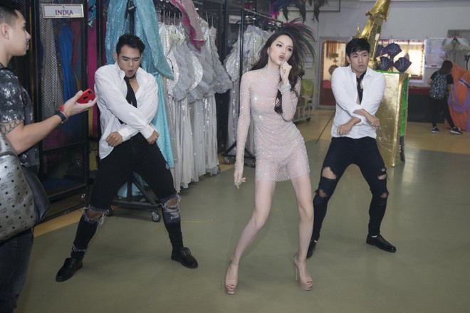 Hương Giang Idol bốc lửa trong phần thi tài năng Miss International Queen 2018 - Ảnh 3. Hương Giang Idol bốc lửa trong phần thi tài năng Miss International Queen 2018 - Ảnh 3.