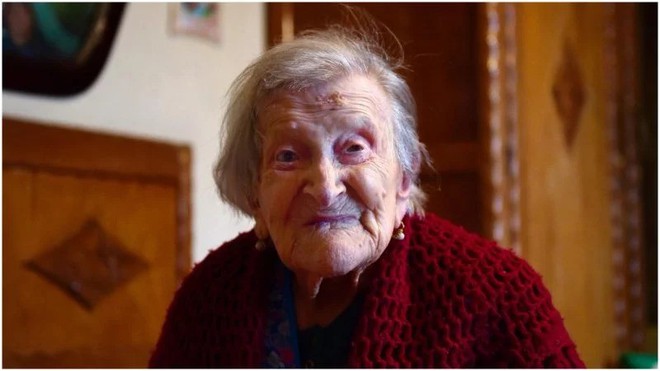 Bí quyết sống thọ của cụ bà 117 tuổi sống qua 3 thế kỷ: Ăn 3 quả trứng/ngày, sống một mình suốt 80 năm - Ảnh 1.