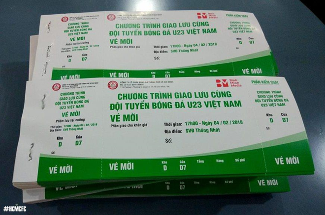 Giao lưu với U23 VN tại TP.HCM: Người hâm mộ xếp hàng dài cả km từ sáng sớm để nhận vé - Ảnh 7.