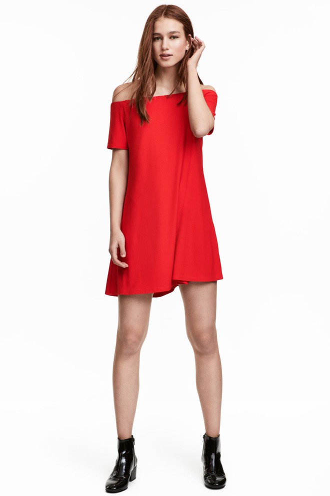 Dạo 1 vòng H&M và Zara, bạn có thể vơ được cả rổ váy đỏ có giá dưới 1 triệu mà tha hồ diện Tết này - Ảnh 11.