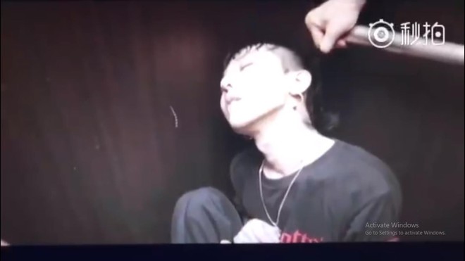 Clip G-Dragon gầy như bộ xương di động, tiều tụy sắp ngất trong hậu trường show khiến công chúng phải suy ngẫm - Ảnh 3.