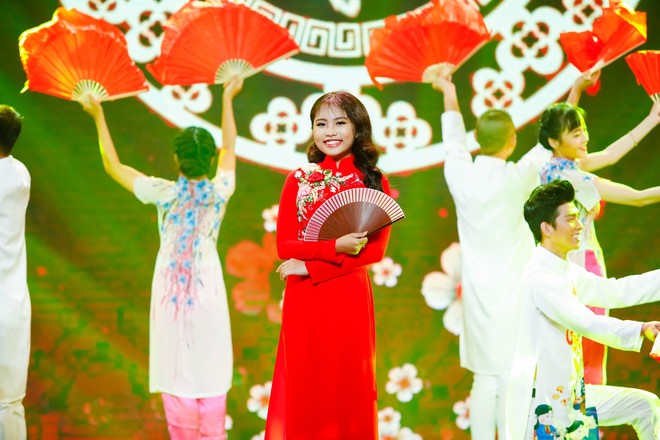 Phương Mỹ Chi diện váy áo điệu đà, khoe vũ đạo điêu luyện trên sân khấu - Ảnh 9. Phương Mỹ Chi diện váy áo điệu đà, khoe vũ đạo điêu luyện trên sân khấu - Ảnh 9.