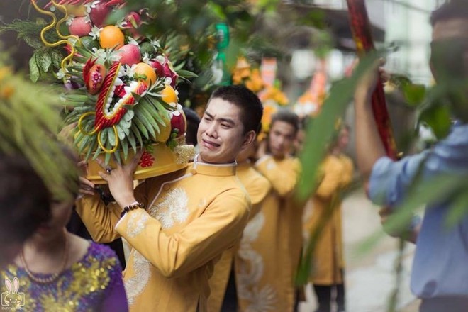 Người yêu cũ mời đi đám cưới, anh chàng đã né mà vẫn bị nhờ anh đi cùng nhà trai bưng tráp cho em - Ảnh 2.