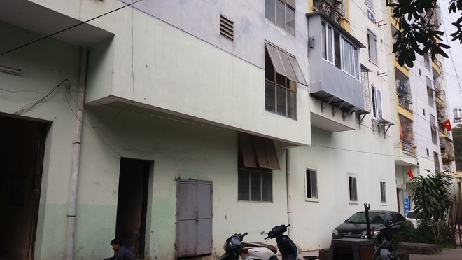 H&agrave; Nội: B&agrave; bầu 8 th&aacute;ng vẫn tr&egrave;o qua tum, r&oacute;n r&eacute;n đi tr&ecirc;n m&aacute;i nh&agrave; v&igrave; thang m&aacute;y chung cư bị hỏng - Ảnh 2.