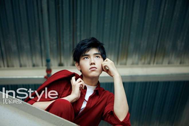 Gia thế hiển hách của mỹ nam vừa khiến cư dân mạng chao đảo khi chụp ảnh cùng Song Joong Ki - Ảnh 15.