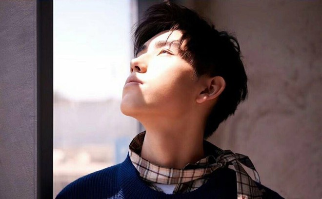 Gia thế hiển hách của mỹ nam vừa khiến cư dân mạng chao đảo khi chụp ảnh cùng Song Joong Ki - Ảnh 10.