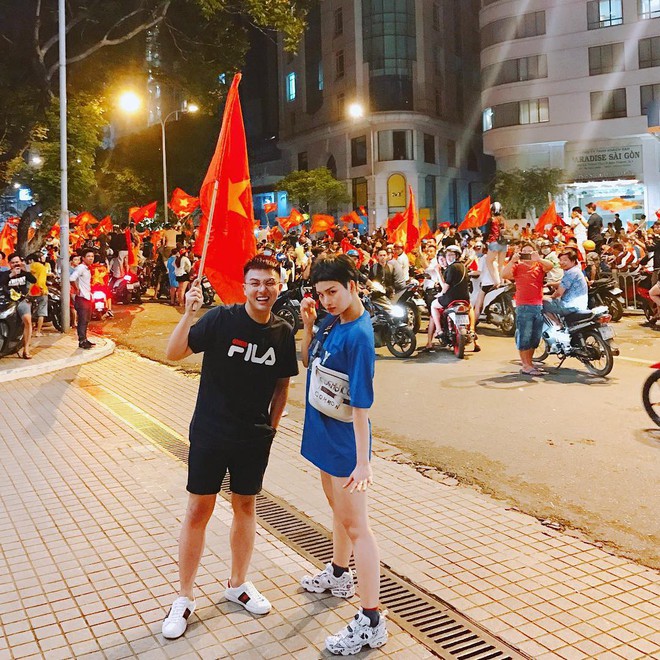 Sao Việt và muôn kiểu lên đồ đi bão sau chiến thắng của U23 Việt Nam - Ảnh 5.