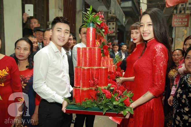 Khắc Việt cùng dàn trai đẹp showbiz mang lễ đến ăn hỏi bạn gái hotgirl - Ảnh 11.
