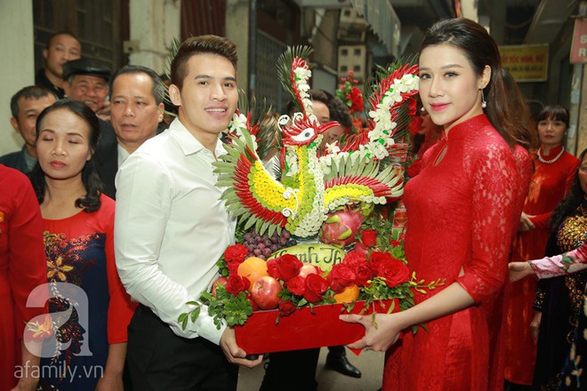 Khắc Việt cùng dàn trai đẹp showbiz mang lễ đến ăn hỏi bạn gái hotgirl - Ảnh 12.